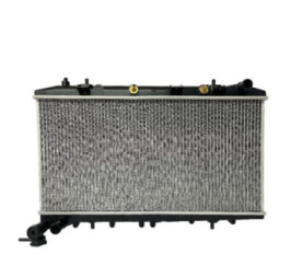 Radiador Nissan Sentra L4 2.0L 1995-1999