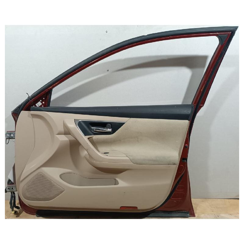 Puerta Delantera Derecha Nissan Maxima 2009 al 2014 (Usado)