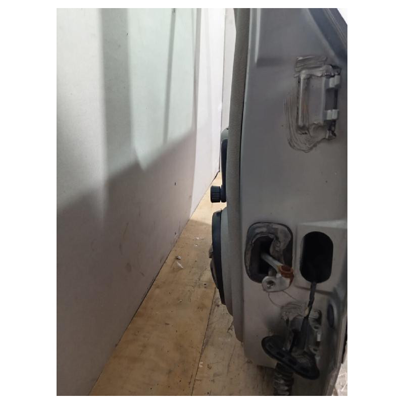Puerta Nissan Platina 2002 Al 2010