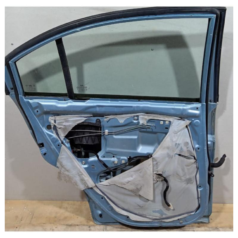 Puerta Chrysler Attitude 2006 Al 2011
