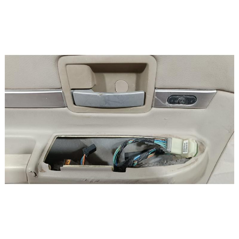 Puerta Chrysler Aspen 2007 Al 2010
