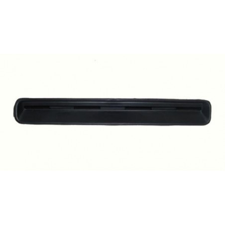 Parrilla de cofre nissan pu d21 86-92 amer 1 pza